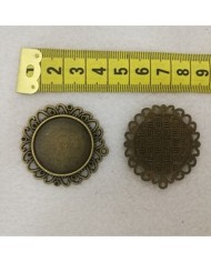 İşlemeli Yuvarlak Kolye Ucu Antika