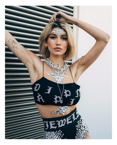 YAPIŞKANLI VÜCUT TAŞI GÖĞÜS ARASI MODEL XT 04